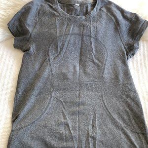 Lululemon Grey T-Shirt